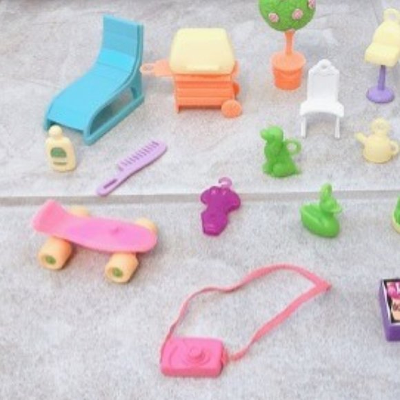 Vintage LIKE NEW Doll Accessories Furnitures - Picture 2 of 9